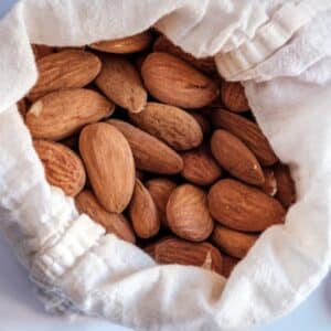 Photo "How to Lose Weight Quickly: the Role of Almonds"